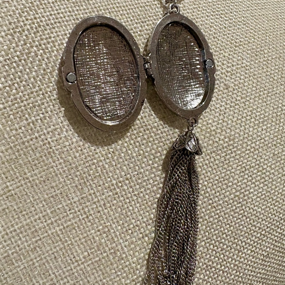 Locket with Tassel -double chain - Picture 2 of 5